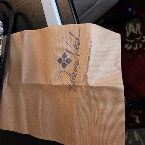 Handbag - Picture 8 of 10